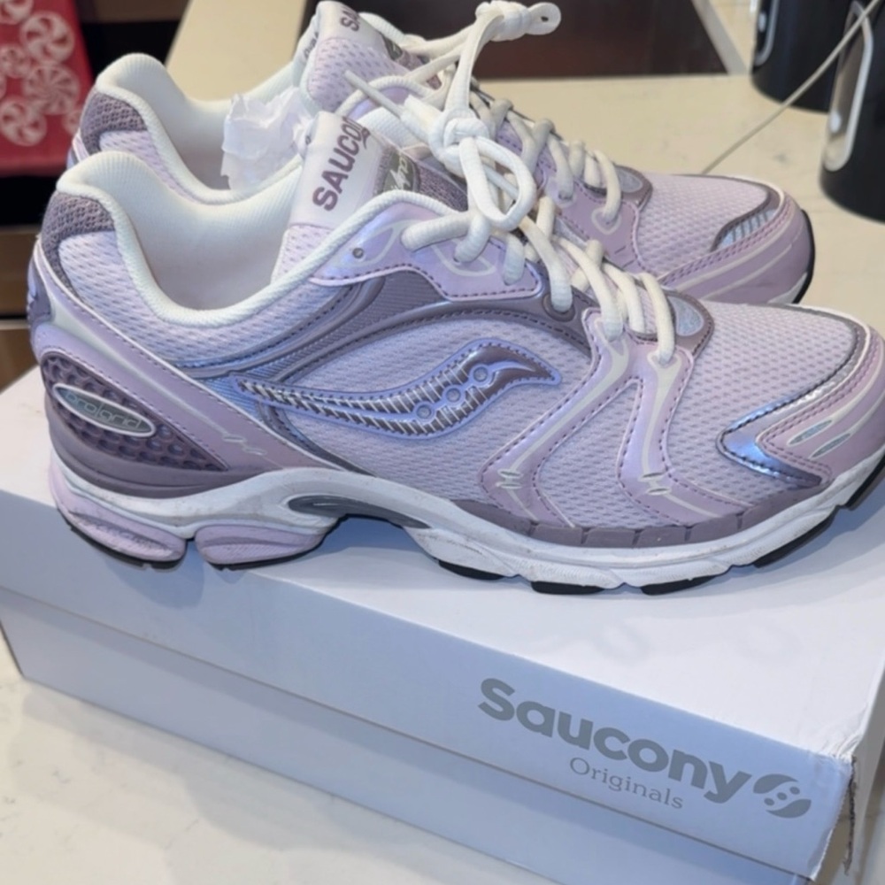 Saucony Women's Lavender Sneakers